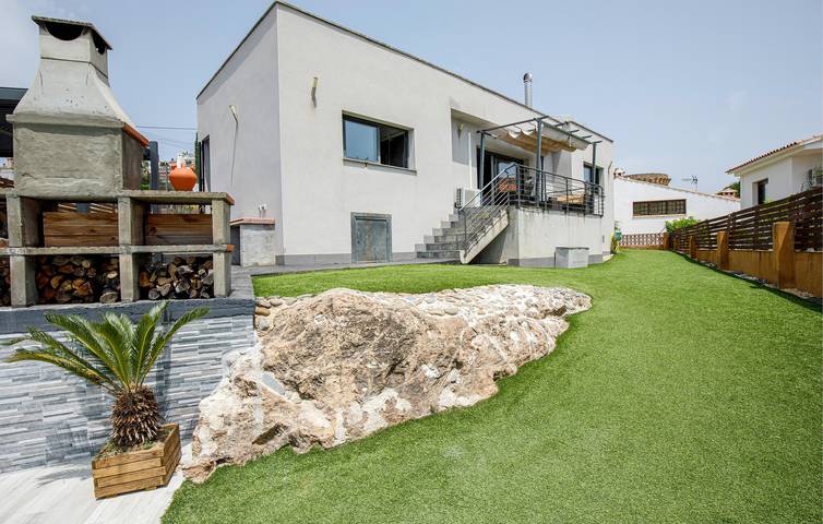 Vakantiehuis voor 6 personen, met Terras en Tuin in Santa Susanna