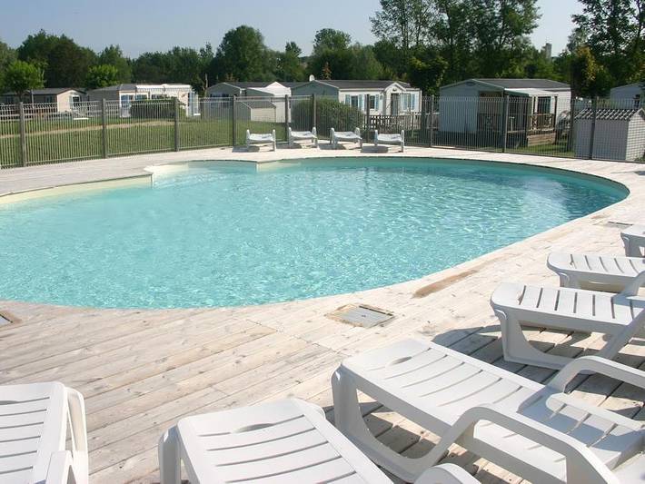 Location de vacances pour 4 personnes, avec Balcon/Terrasse et Terrasse à Saint-Jean-d'Angély