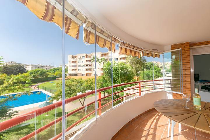 Holiday Home 'Apartment in Teatinos' with Shared Pool, Shared Garden and Wi-Fi in Malaga, Cordillera Penibética