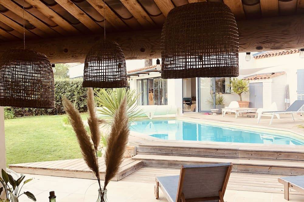 Superbe villa 170 m2 au calme avec piscine,maison près d  Aix en Provence in Rousset, Région d'Aix-en-Provence