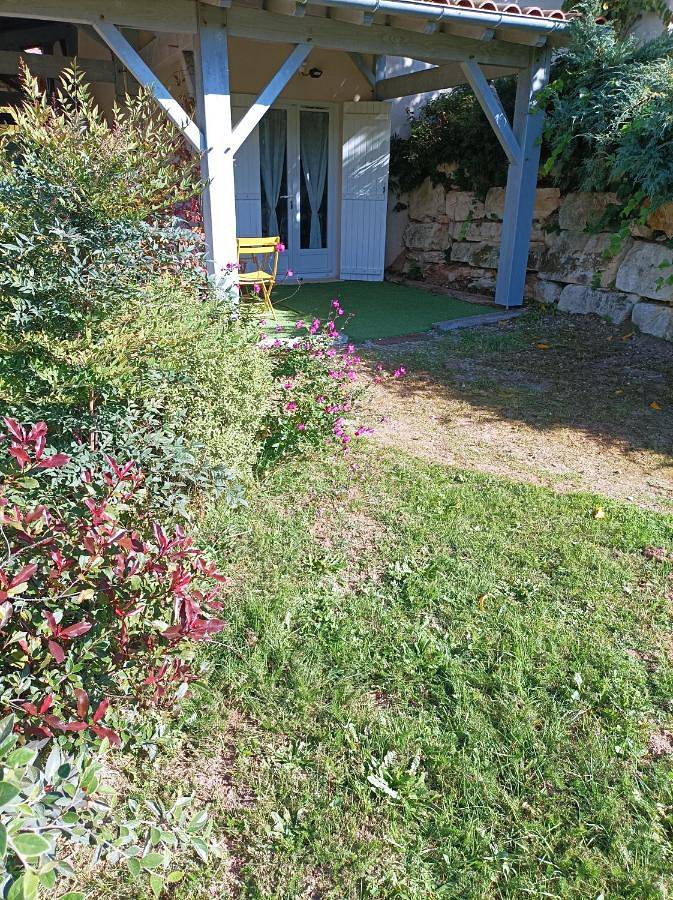 Gîte pour 3 personnes, avec balcon ainsi que vue et jardin à Cénac-et-Saint-Julien - 2