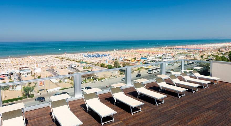 Hotel per 2 persone, con Balcone e Terrazza nonché Giardino e Piscina a Rimini