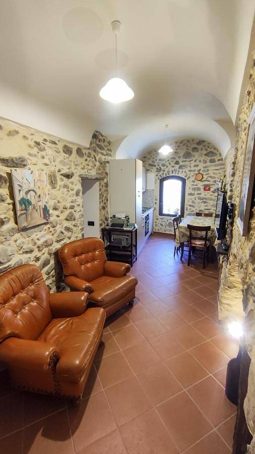Gîte pour 3 personnes, avec vue et vue sur le lac à Rocchetta Nervina - 3