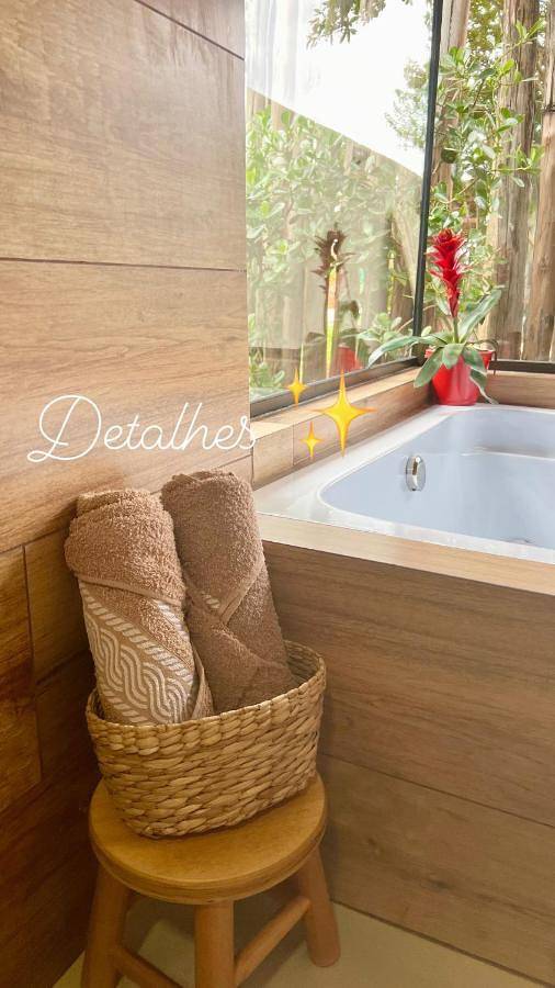Casas e apartamentos de temporada para 2 pessoas, com piscina e vista e ainda jardim, com animais de estimação em São Francisco do Sul
