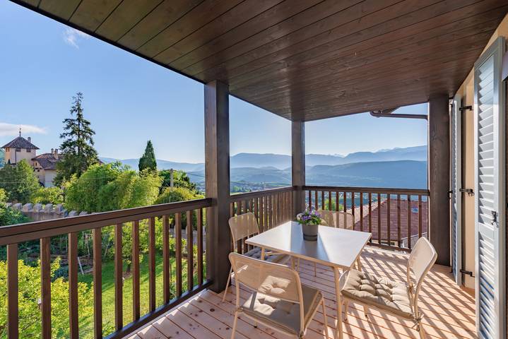 Ferienwohnung für 4 Personen, mit Balkon und Terrasse sowie Garten und Seeblick am Kalterer See - 3