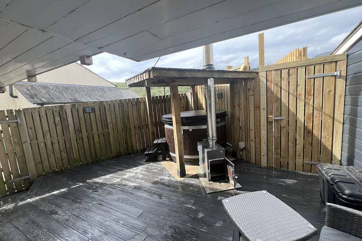 Cottage-Komfort-Ensuite mit Dusche-Blick auf die Landschaft in Lake District