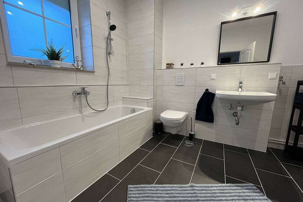 Ganze Wohnung, Gutshof von Gemünden Ferienwohnung 3 in Bernau bei Berlin, Barnimerland Region