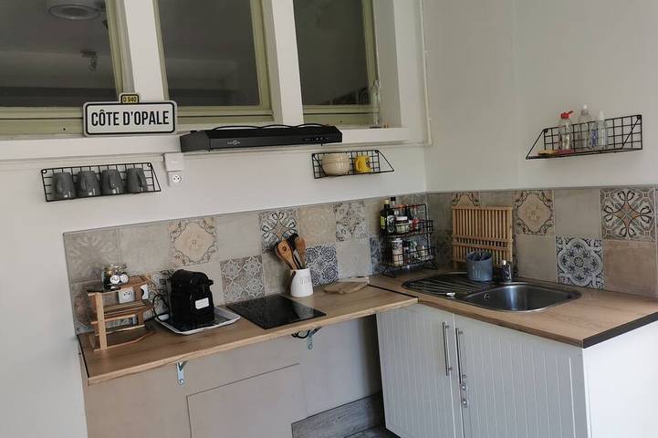 Ganze Wohnung, Near the beach, 1-bedroom apartment with a small garden. Pets are welcome. in Calais, Calais und Umgebung