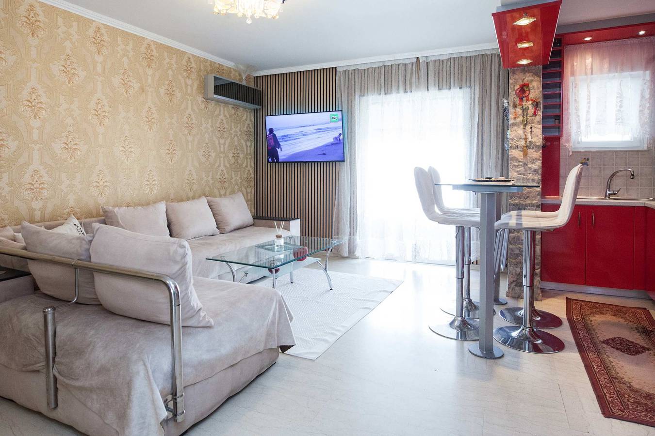 Ganze Wohnung, Ferienwohnung für 4 Personen mit Balkon/Terrasse in Glifada, Süd-Athen