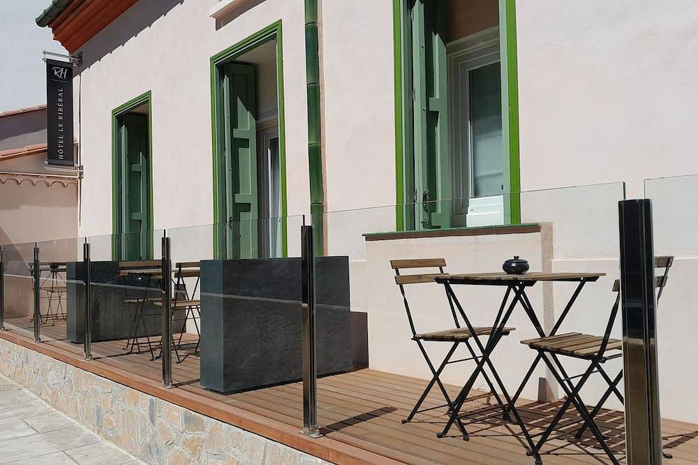 À 50m de la plage | Chambre 12m² + Sdb compacte in Côte Vermeille, Cerbère