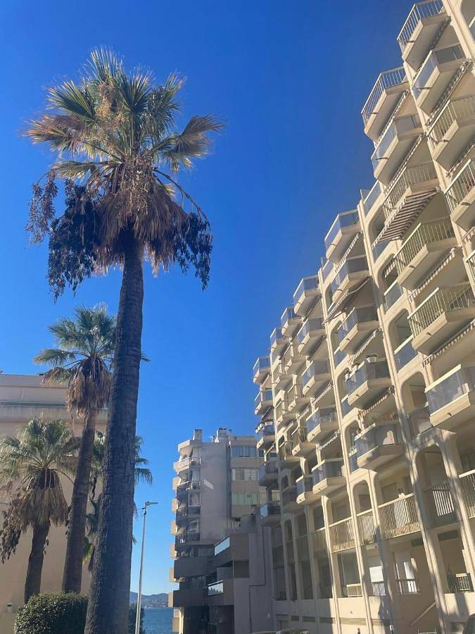 Gîte pour 4 personnes, avec vue et balcon dans Plage Beau Rivage Saint Raphael