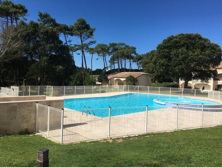 Gîte pour 4 personnes, avec terrasse et piscine dans Moliets-Plage - 2