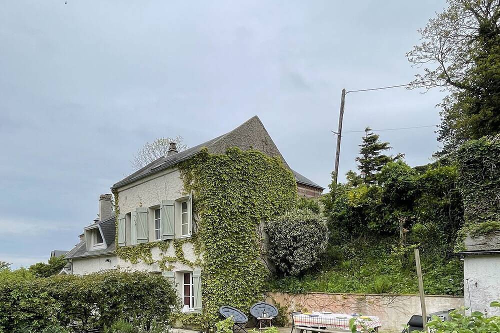 4 min à Pied du Port, Dans un Écrin de Verdure in Saint-Valery-en-Caux, Région de Dieppe