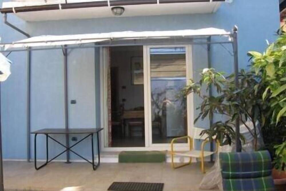 Geheel appartement, Lago d'Orta: liefdevol gerenoveerd appartement met uitzicht op de tuin + mooi in Miasino, Gemeente Miasino