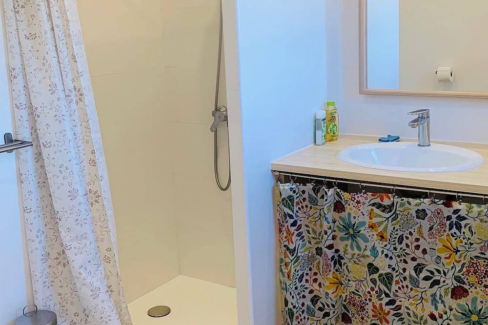 Apartamento entero, Petit gîte de la colline in Le Barroux, Parque natural regional del Mont Ventoux