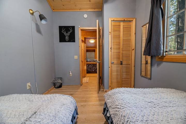 Log cabin for 3 people, with hot tub in Big Bear Lake