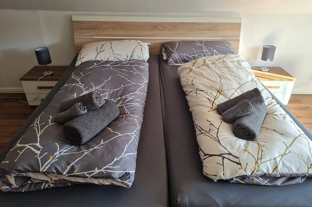 Ganze Wohnung, Dachgeschosswohnung - Erholung mit Waldblick in Mustin, Naturpark Lauenburgische Seen