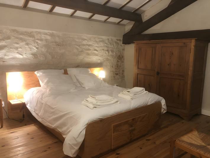 Gîte “L’Oustalet” con terrazza privata, Wi-Fi e aria condizionata in Le Garn, Nimes e dintorni