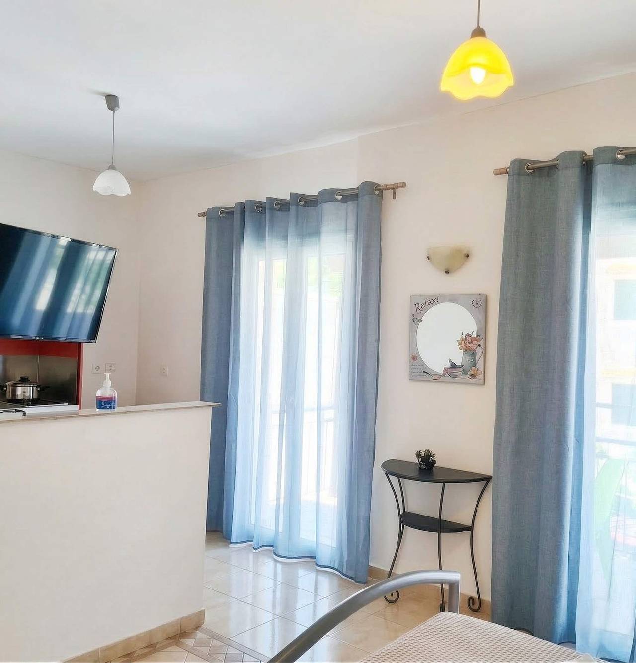 Entire studio, Corfu Frodo Studios, Few Moments from the Beach in Kavos, Corfu