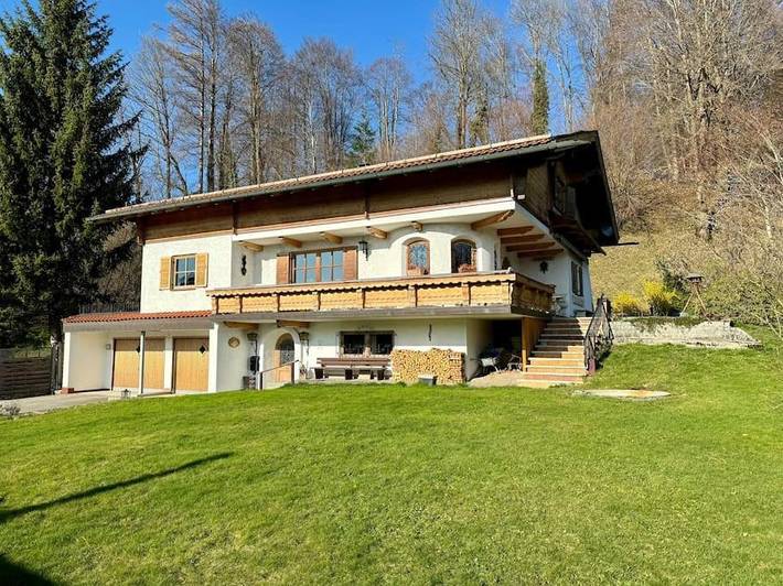 Ferienwohnung für 8 Personen, mit Balkon und Terrasse sowie Garten und Sauna