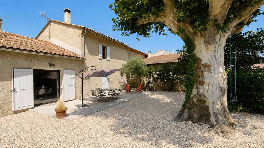Mas de la roubine, con jardín, aire acondicionado, spa y Wi-Fi in Châteaurenard, Region de Arles