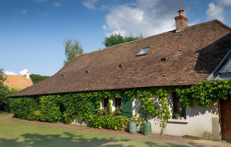 Gîte pour 4 personnes, avec Jardin dans Courcebœufs