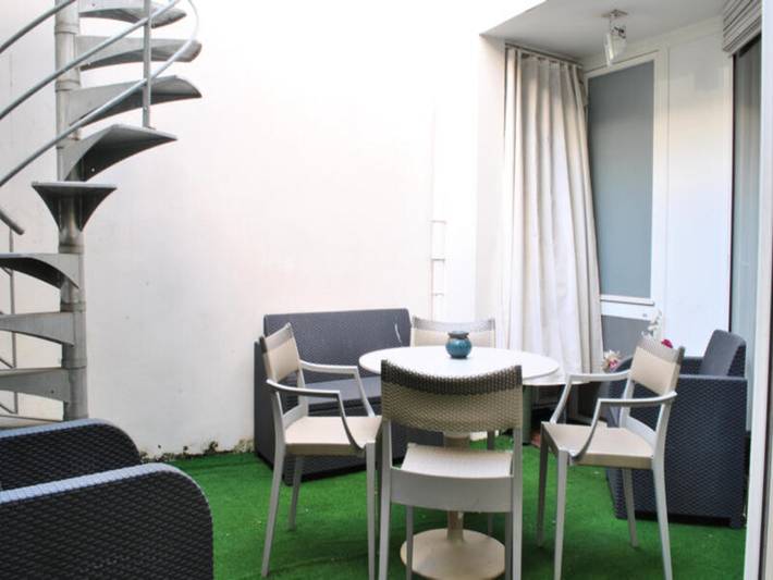 Gîte pour 12 personnes, avec terrasse, adapté aux familles dans Office de Tourisme de Cannes - 2