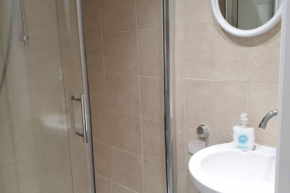 Entire apartment, An elegant and spacious home from home at Lindley in Huddersfield, West Yorkshire