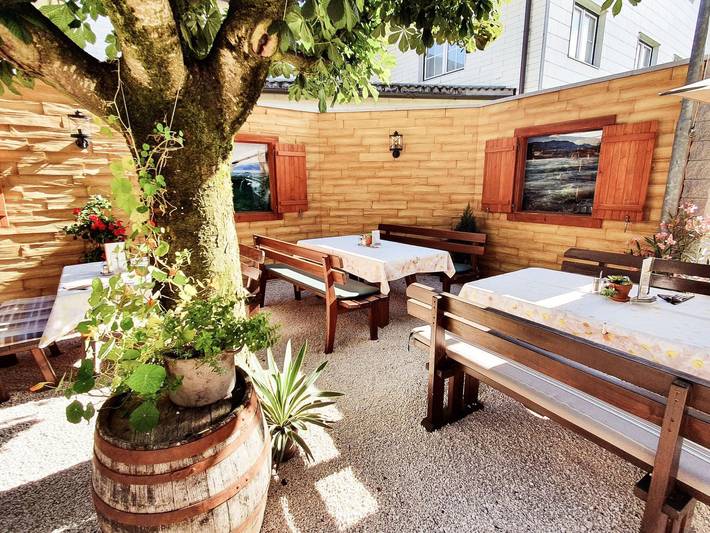 Hotel, mit Balkon und Garten in Attergau - 2