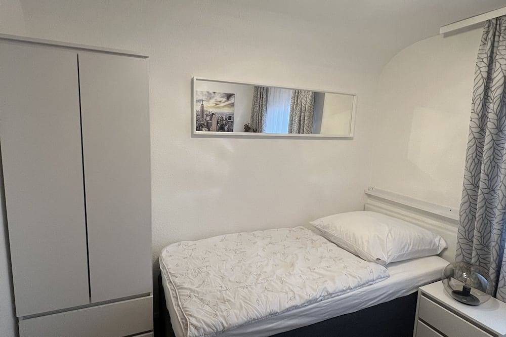 Ganze Wohnung, Schönes Zimmer mit externem Bad - nähe Donautal - ideal für Geschäftsreisen in Ulm, Schwaben