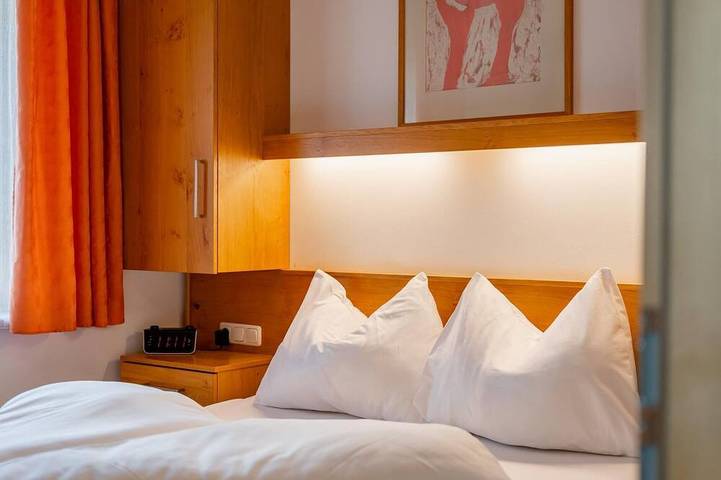 Ganze Wohnung, Geräumige Wohnung mit Wintergarten in Saalfelden, Saalfelden am Steinernen Meer