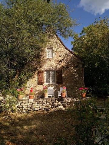 Gîte pour 2 personnes, avec vue et jardin à Frayssinet