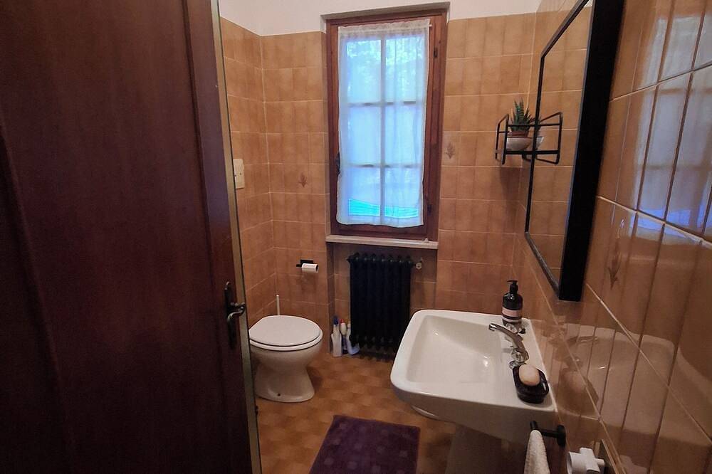 Casa Salvia: Lakeside Retreat with Stunning Mountain Views in Idro, Gardasee-Berge