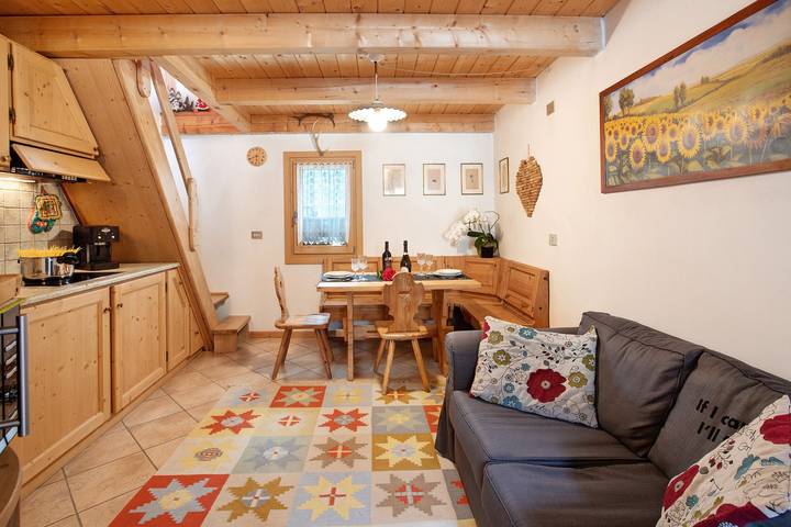 Apartamento entero, Apartamento "Taulain Gotrosio" cerca de las pistas de esquí con terraza descubierta y Wi-Fi in Valdisotto, Parque Nacional Stelvio