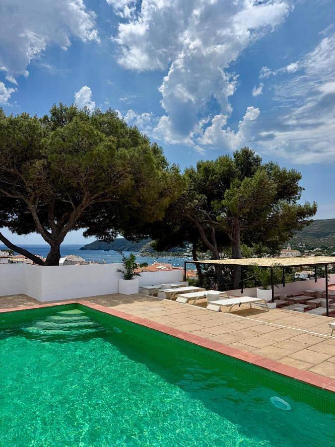 Apartamento para 2 personas, con vistas y terraza además de piscina y jardín en Cap de Creus