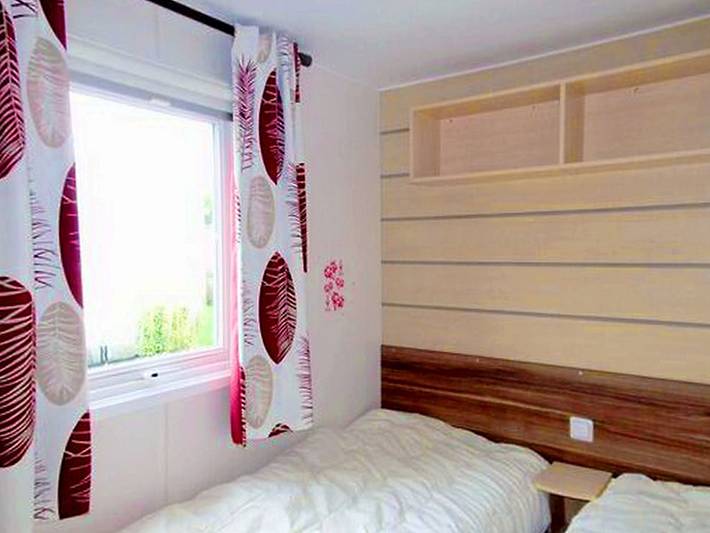 Location de vacances pour 6 personnes, avec jardin et piscine à Gastes - 2