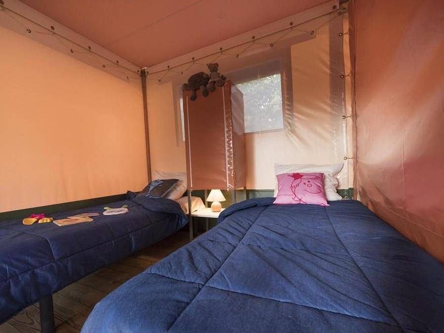 Camping La Bastide - Tente 4 personnes - Meublée Cyrus (Sans sanitaire) in Mazères, Ariège