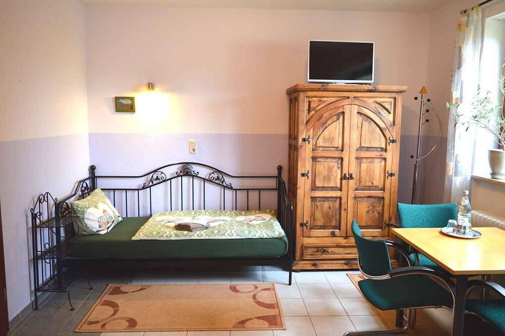 Ganze Wohnung, Ferienwohnung mit Garten, Terrasse und Grill in Kamp-Bornhofen, Mittelrhein