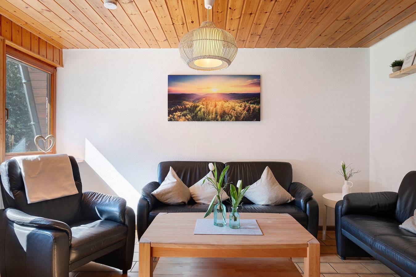 Apartamento inteiro, Apartamento Lavanda com vista para a montanha, terraço partilhado e Wi-Fi in Kirchzarten, Floresta Negra do Sul
