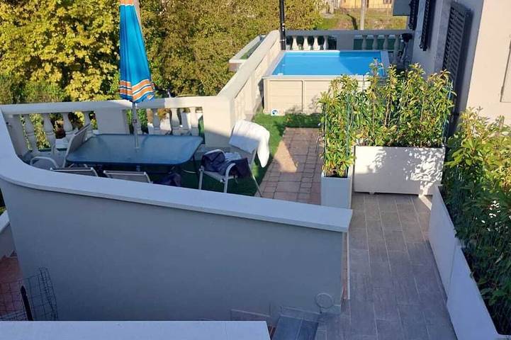 Ferienwohnung für 4 Personen, mit Terrasse und Whirlpool