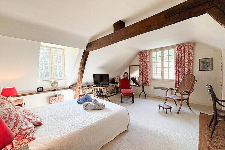 La maison des tilleuls avec piscine pour 8 personnes in Saint-Sulpice-sur-Risle, Orne