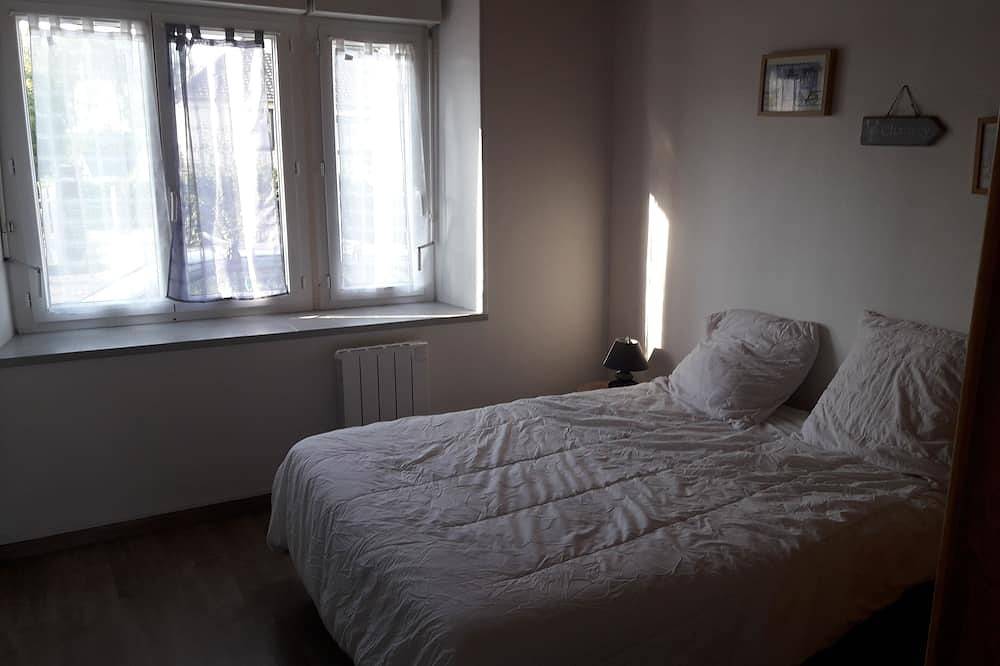 Appartement entier, Le Petit Ecutot, rez de jardin in Saint-Pair-sur-Mer, Côte de la Déroute