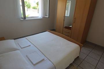 Bungalow für 4 Personen in Malinska, Krk, Bild 4