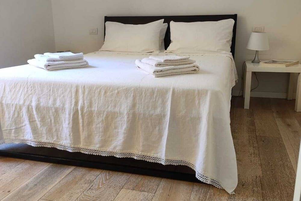 Entire apartment, Superior - Apartment Central Station - guests Wifi & Ac in Milan, Milan Province