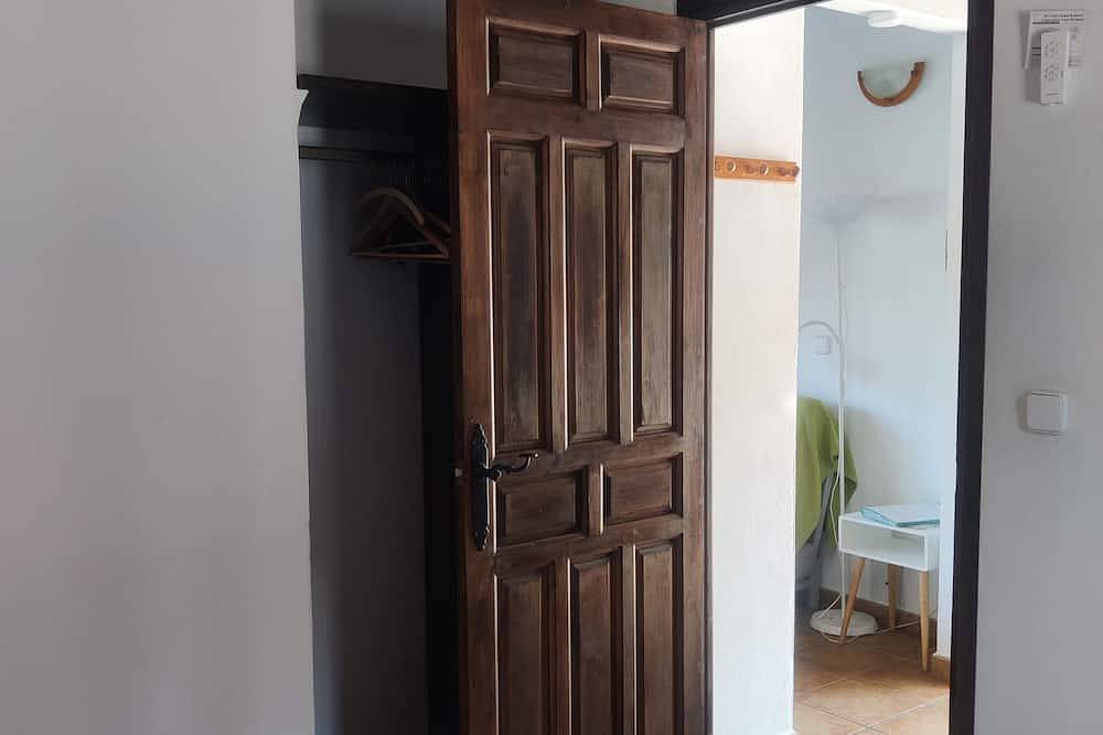 Bungalow  2-4 persons, pool, Ac,  Wifi, sea view, sand beaches in Torre del Mar in Arenas, Costa del Sol
