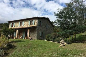 Villa für 6 Personen, mit Pool und Garten sowie Terrasse, mit Haustier in Talla