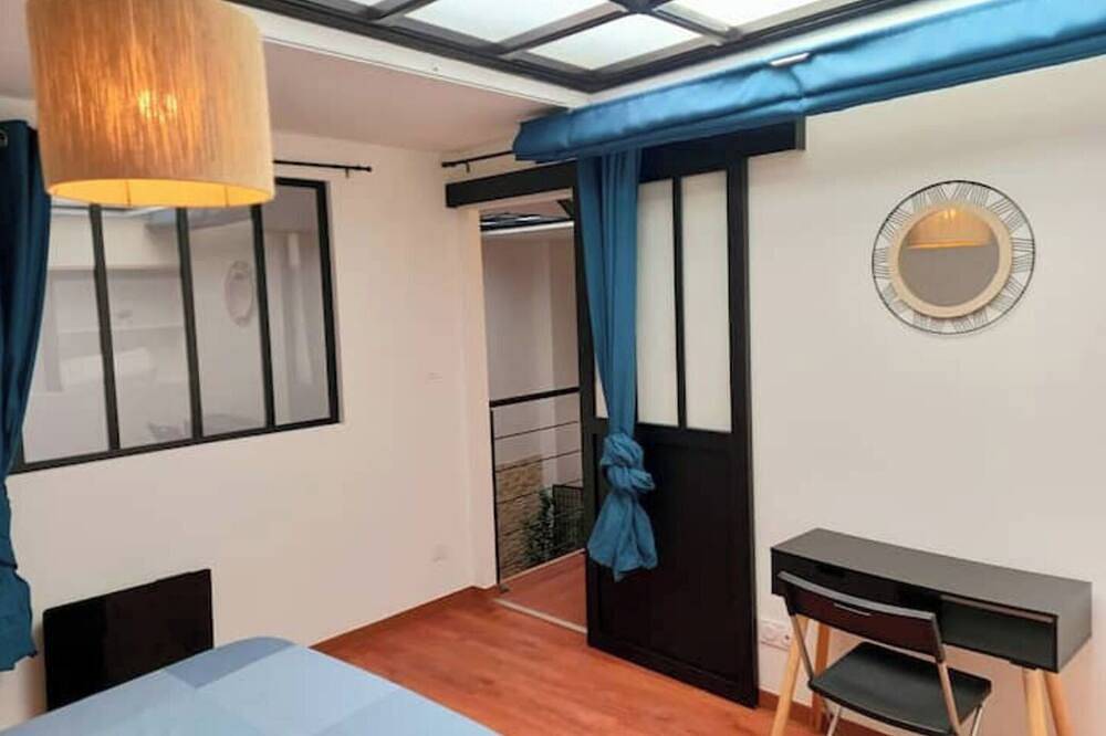 Entire apartment, T5 L'atelier Insolite Plein Centre Wifi in Valence d'Agen, Tarn-et-Garonne