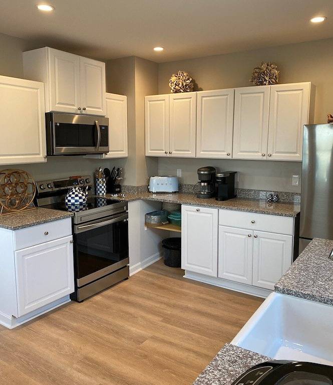 Vacation house for 24 people, with yard and terrace, with pets in Connecticut