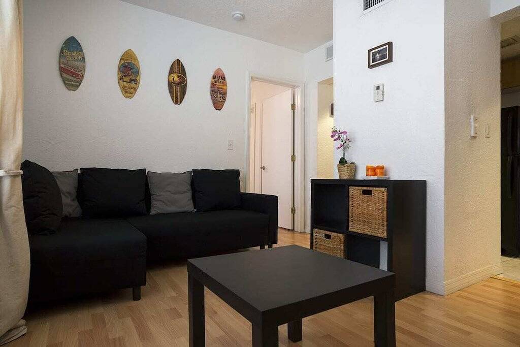 Ganze Wohnung, 1 Bedroom 2 Blocks from the Ocean on Collins Ave in Atlantic Heights, Miami Beach