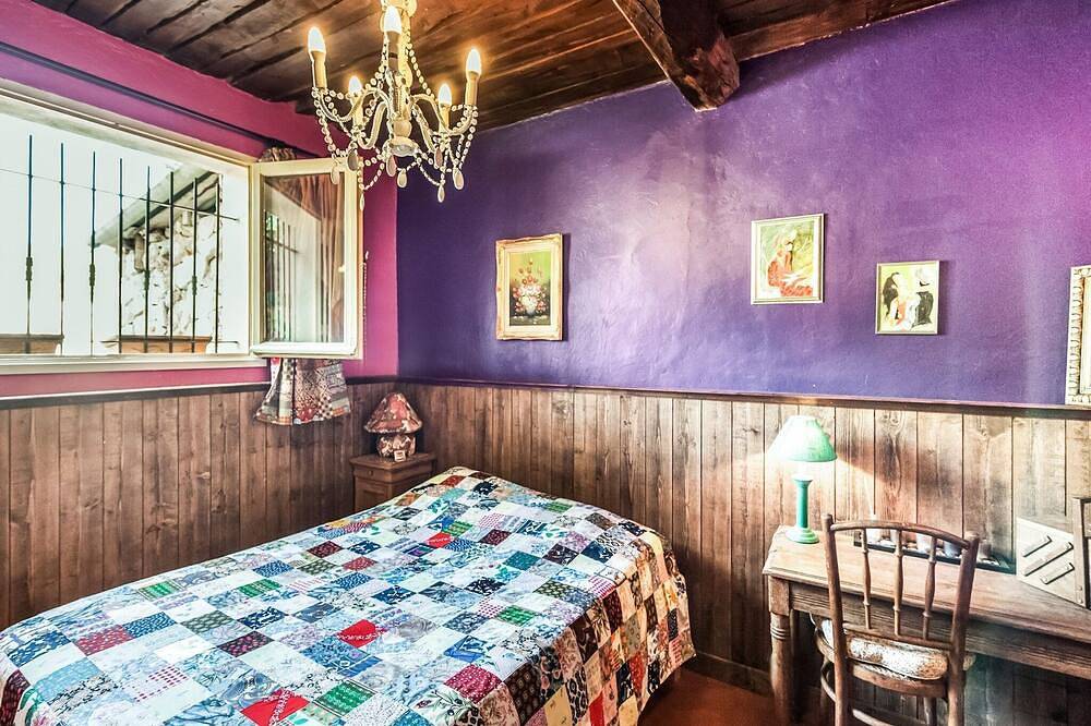 Holiday Home in Lorgues with Pool and Terrace in Lorgues, Draguignan region